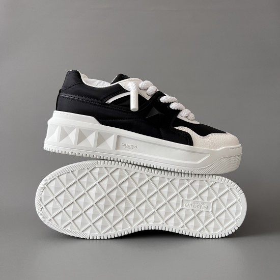 Round Toe Lace Up Board Shoes
