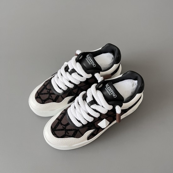 Round Toe Lace Up Board Shoes