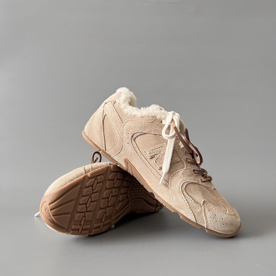 New Balance x MIU MIU 530