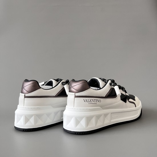 Round Toe Lace Up Board Shoes