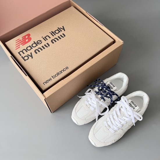 New Balance x MIU MIU 530