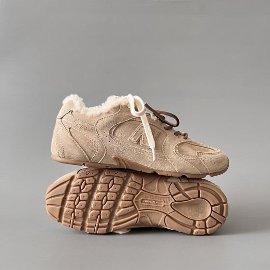 New Balance x MIU MIU 530