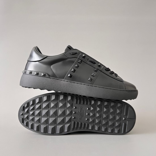 Rockstud Untitled Rivet