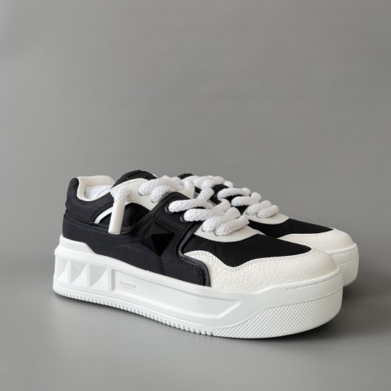 Round Toe Lace Up Board Shoes