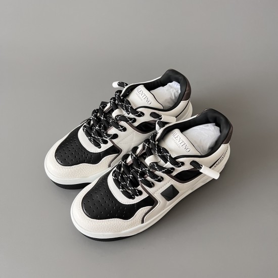 Round Toe Lace Up Board Shoes