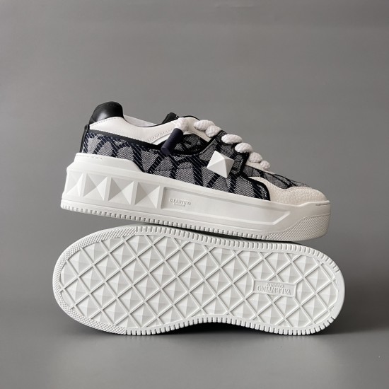 Round Toe Lace Up Board Shoes