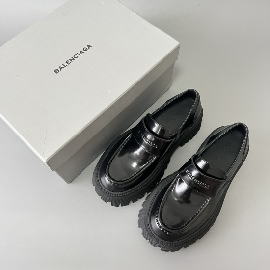 Tractor Round Toe Loafers