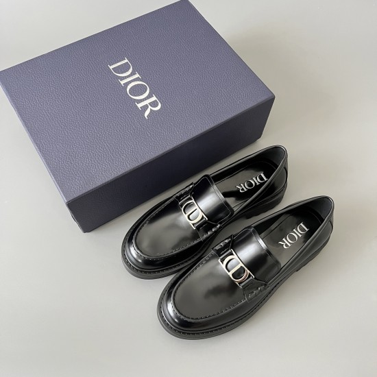 Explorer Loafers