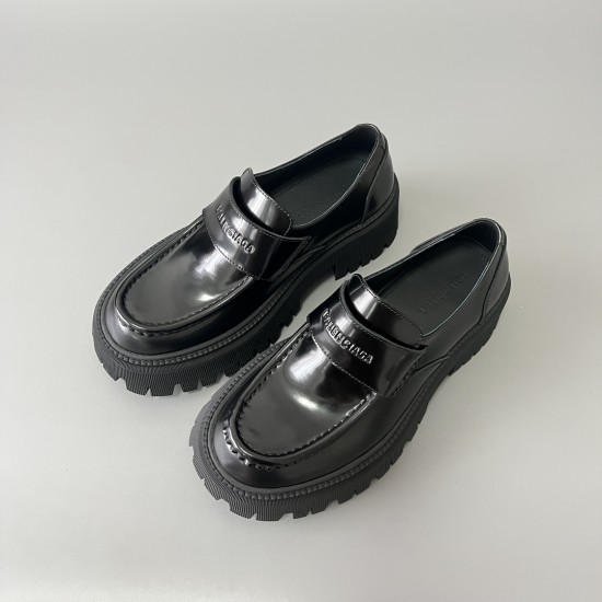 Tractor Round Toe Loafers
