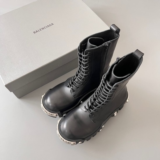 Bulldozer Martin Boots