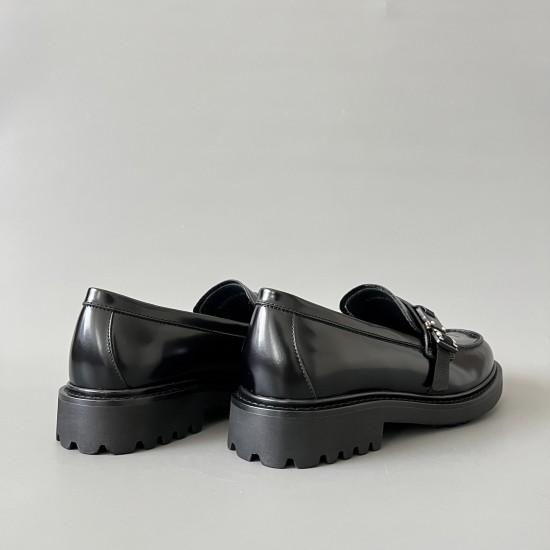 Explorer Loafers