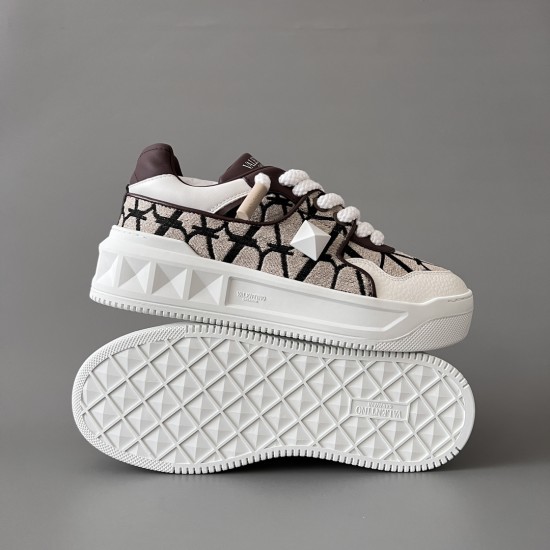 Round Toe Lace Up Board Shoes