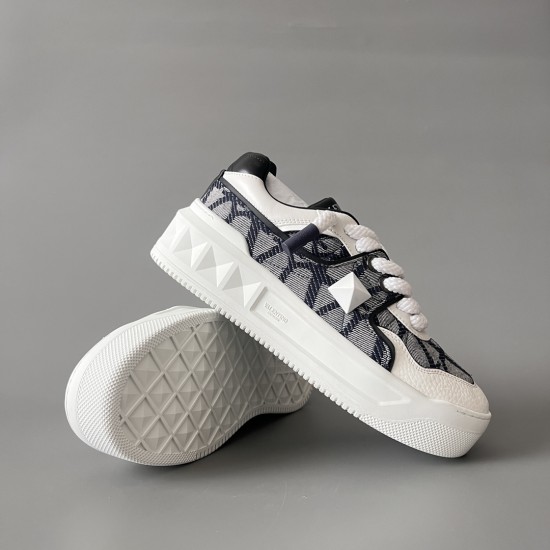 Round Toe Lace Up Board Shoes
