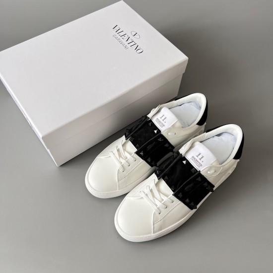 Rockstud Untitled Rivet