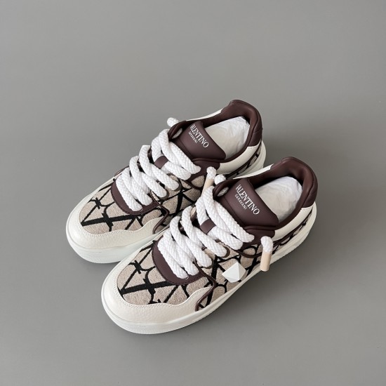 Round Toe Lace Up Board Shoes