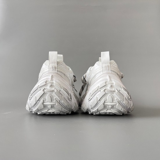 6XL Sneakers