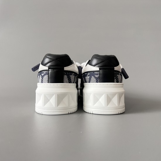 Round Toe Lace Up Board Shoes