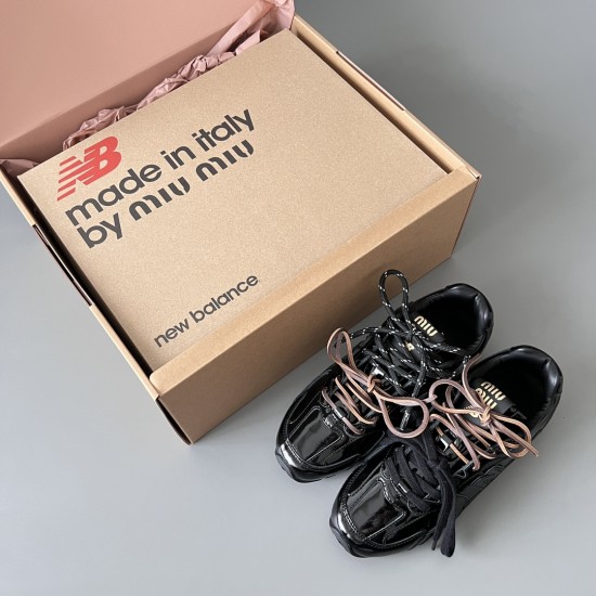 New Balance x MIU MIU 530
