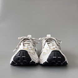 6XL Sneakers