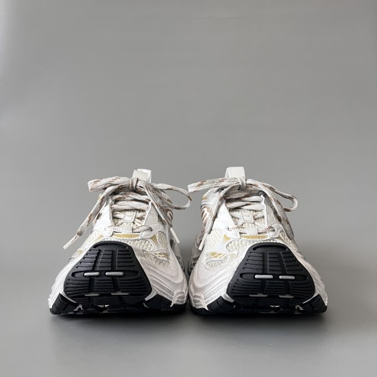 6XL Sneakers