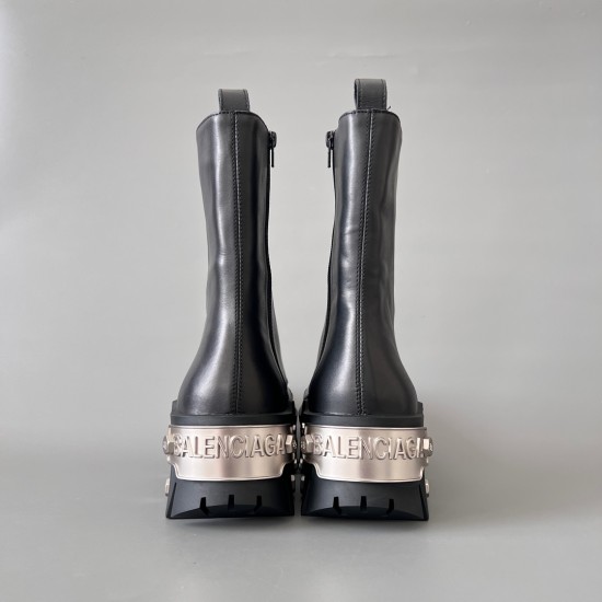 Bulldozer Martin Boots