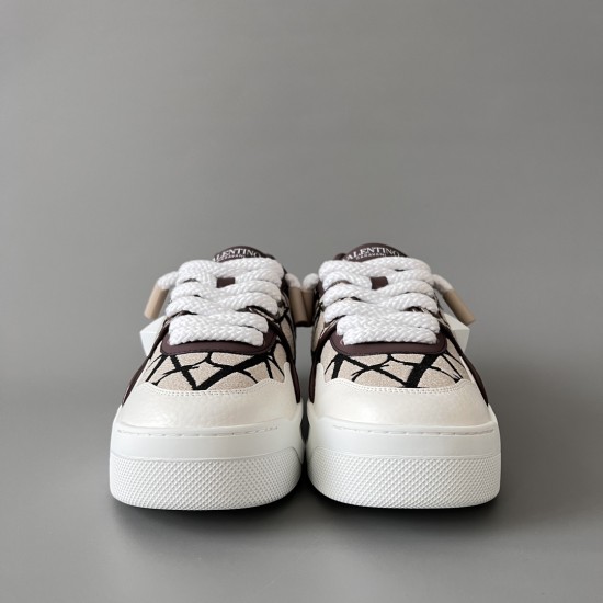 Round Toe Lace Up Board Shoes