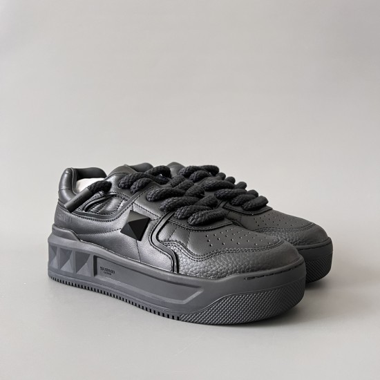 Round Toe Lace Up Board Shoes