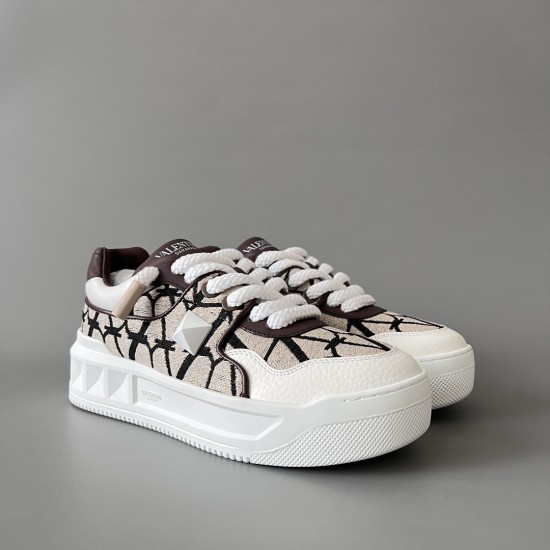 Round Toe Lace Up Board Shoes