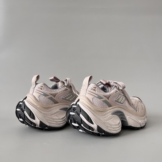 6XL Sneakers