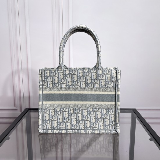 Tote book