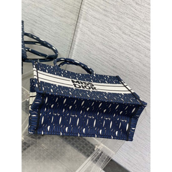 Tote book