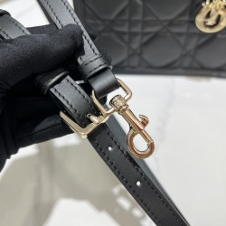Tote book