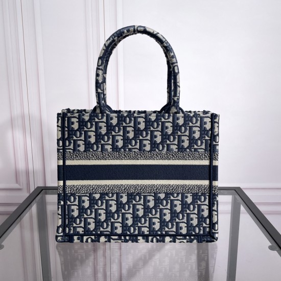 Tote book