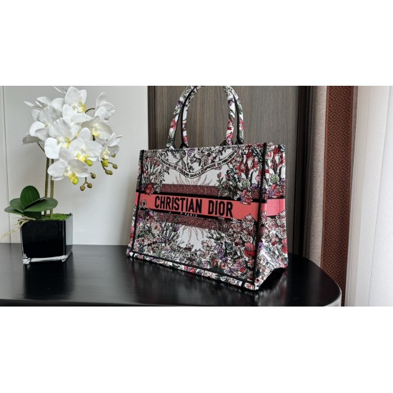 Tote book