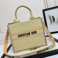 Tote book