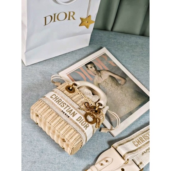 Tote book