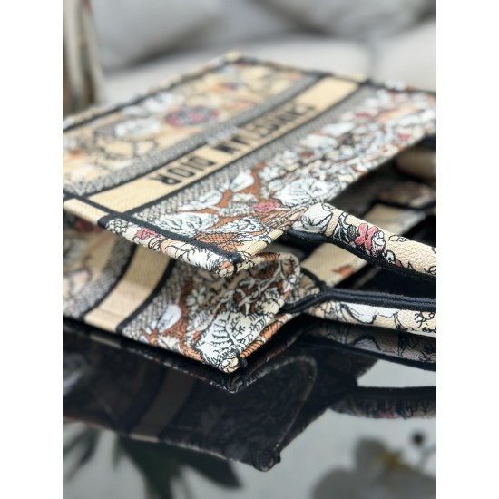 Tote book