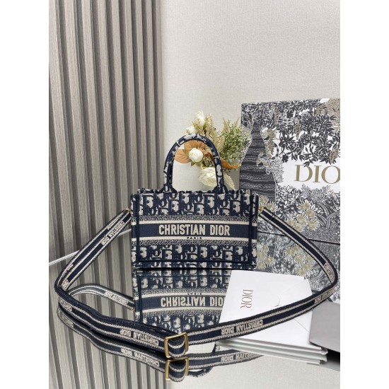 Tote book Tote book