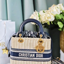 Tote book