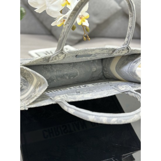Tote book