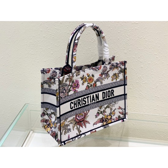 Tote book