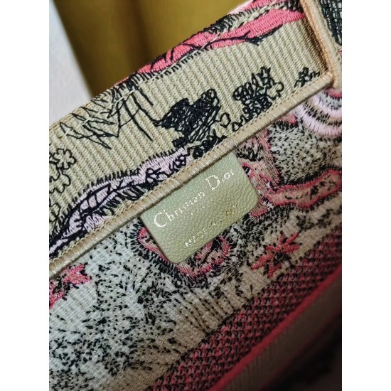 Tote book