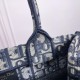 Tote book