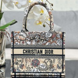 Tote book