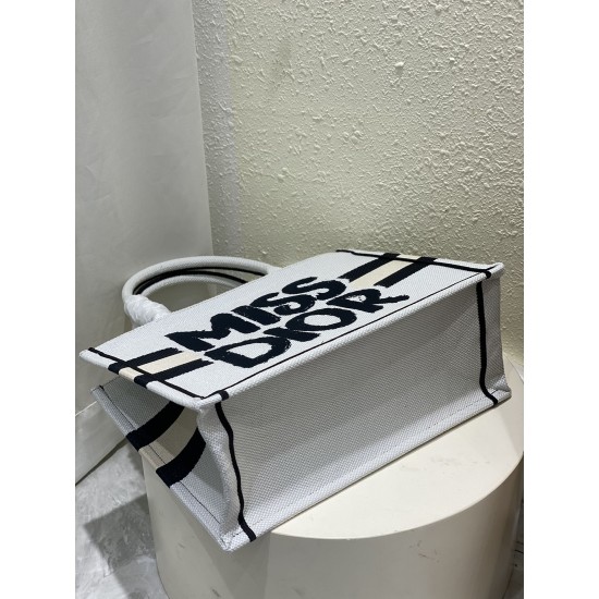 Tote book