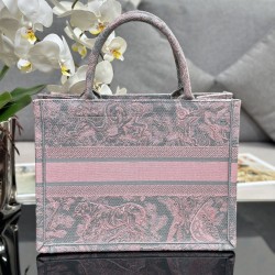 Tote book