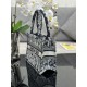 Tote book
