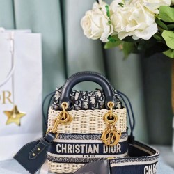 Tote book