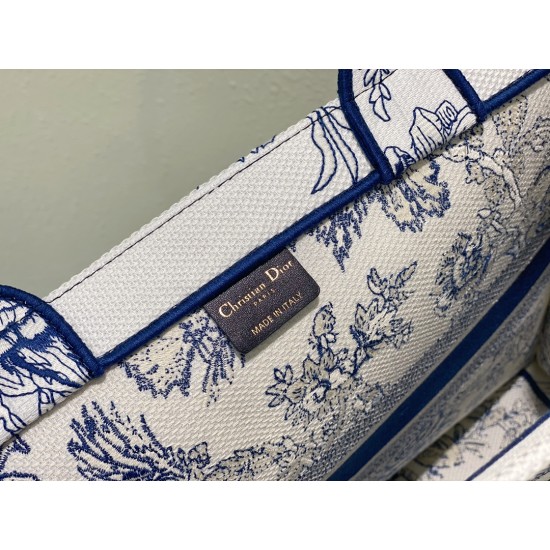 Tote book