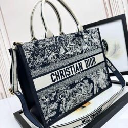 Tote book